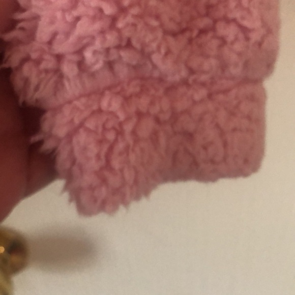 Woman’s pink Sherpa sweater - Picture 7 of 9